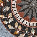 Leaf Patterned Mosaic Medallion with 14-Point Star крупным планом