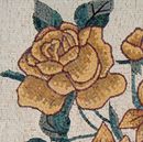 Фартук с цветами, мозаика крупным планом