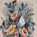 Blumenarrangement in einer Kupfervase Mosaik, 155x100 cm Zoom