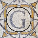 Elegantes "G"-Logo Medaillon Mosaik, 100 cm Zoom