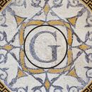 Elegantes "G"-Logo Medaillon Mosaik, 100 cm Zoom