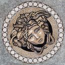 Nachdenkliche Medusa Mosaik Zoom
