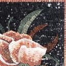 Розовый цветок, картина из мозаики крупным планом