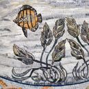 Овальная мозаика с рыбами крупным планом