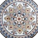 Мозаика с радиальным орнаментом крупным планом