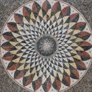 Радиальная геометрия, мозаика, 150 см крупным планом