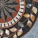 Leaf Patterned Mosaic Medallion with 14-Point Star крупным планом