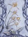 Gelbe Lilien, die sich um ein blaues Spalier winden Zoom