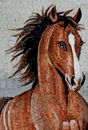 Бегущий конь, мозаика, 75x100 см крупным планом