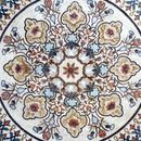 Мозаика с радиальным орнаментом крупным планом