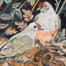 Птицы в лесу, мозаика крупным планом