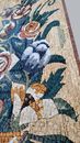 Цветы в вазе, мраморное панно крупным планом