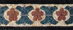 Rote und blaugrüne Bordüre Mosaik