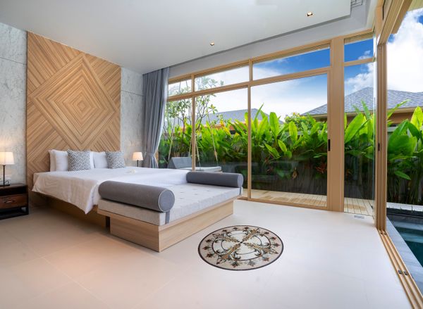 Кремово-коричневая мозаика с орнаментом Установлена