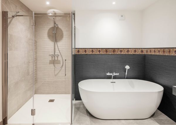 Abstraktes Bordüre Mosaik, 300x20 cm Verlegt