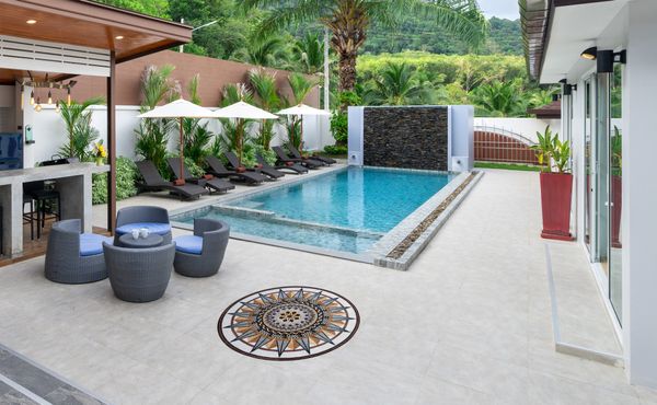 Multicolored Radial Mosaic, 60" Installed