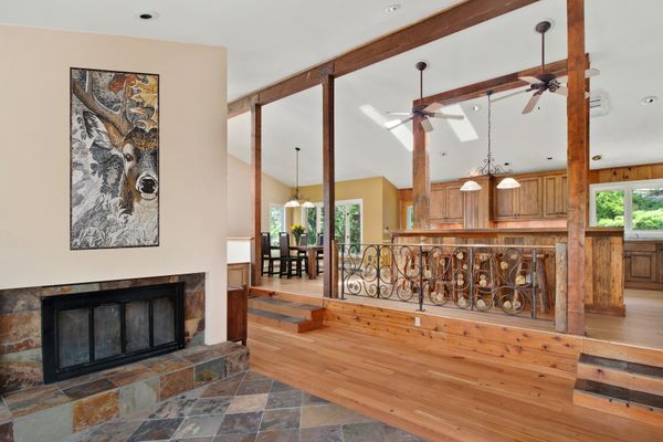 Deer Amid Snowy Leafs Mosaic Установлена