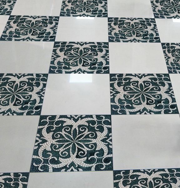 Mosaik Floral Grün Creme, 80 cm Verlegt