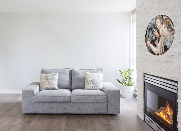 Женщины с цветами, мозаика Установлена